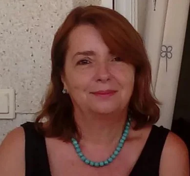 Asesora en higiene alimentaria y seguridad alimentaria en entorno profesional